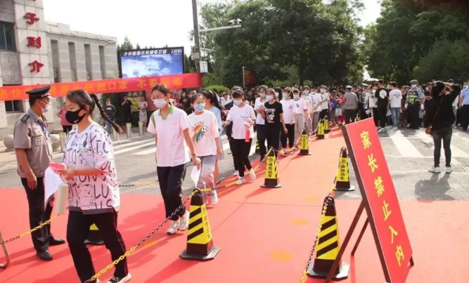 共享单车半路爆胎，福建一考生因此错过高考，真的是太让人心疼了