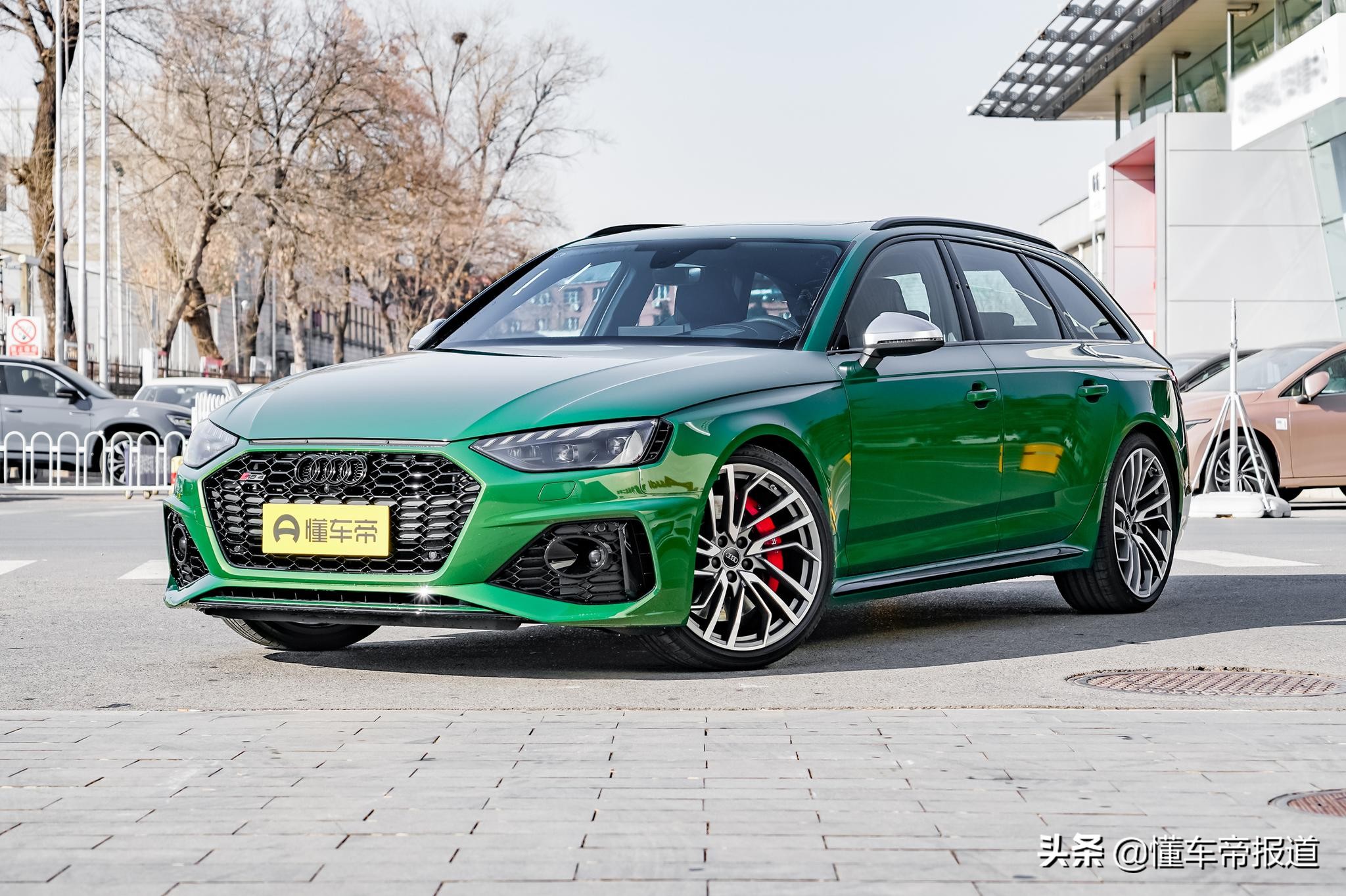 新车 | 信仰升级！大众新CC猎装车R官图发布，320马力4.9秒破百