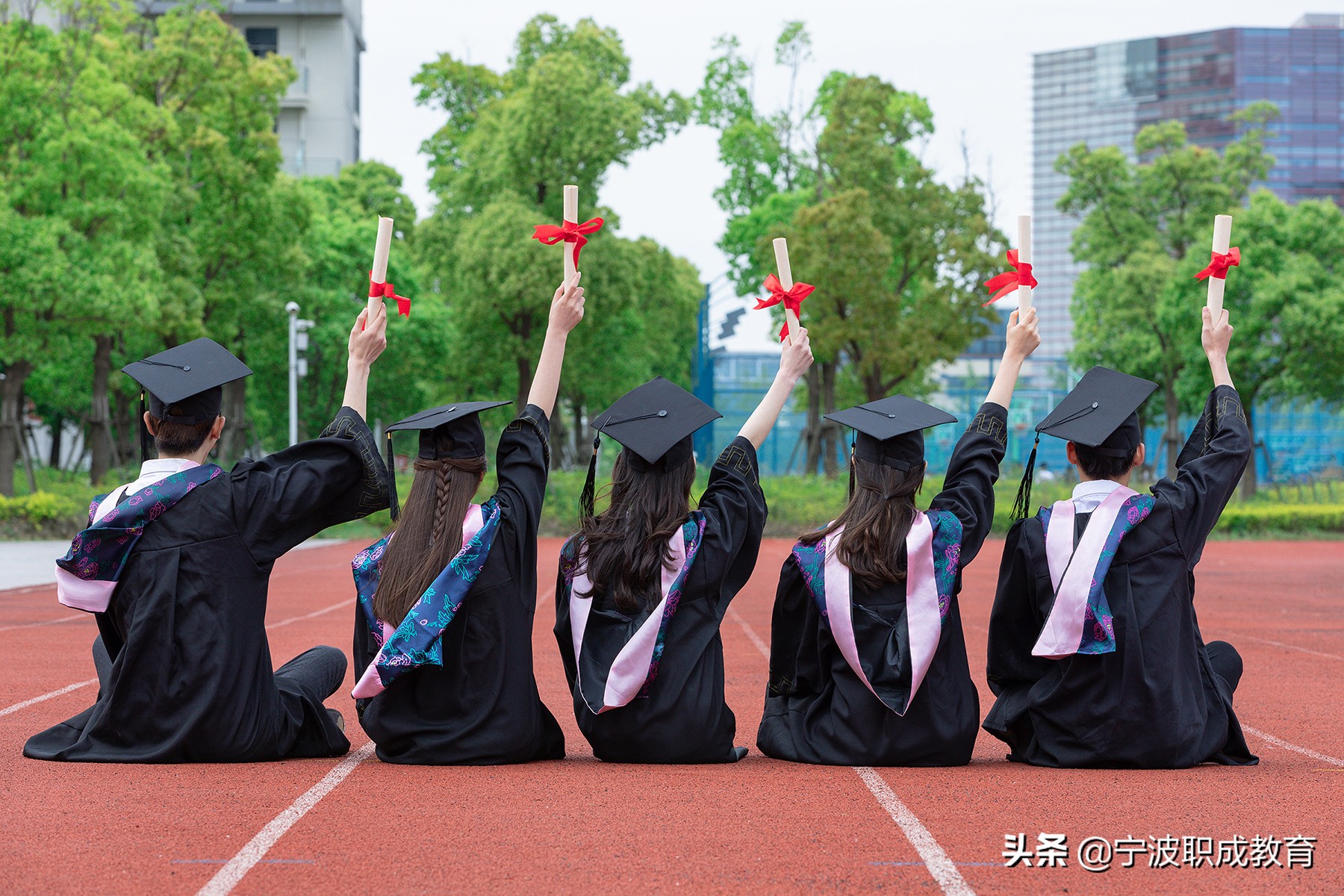 学历提升的正规机构有哪些？函授报名时间是什么时候？