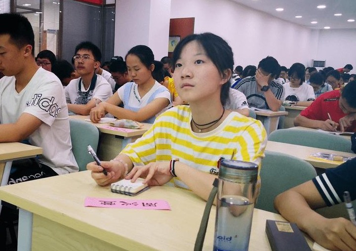 中考生未达到分数线，也能被录取？定向和统招的区别，家长要知道