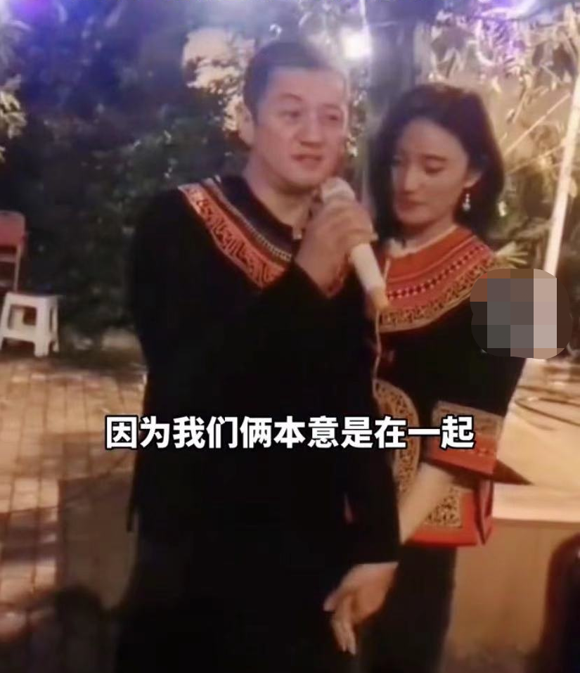 李亚鹏与新女友，穿情侣鞋同框28天后，前女友与老公官宣离婚