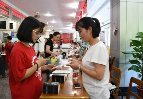 毕业后想当官可以报考的大学，有机会进入国企，收入高发展好