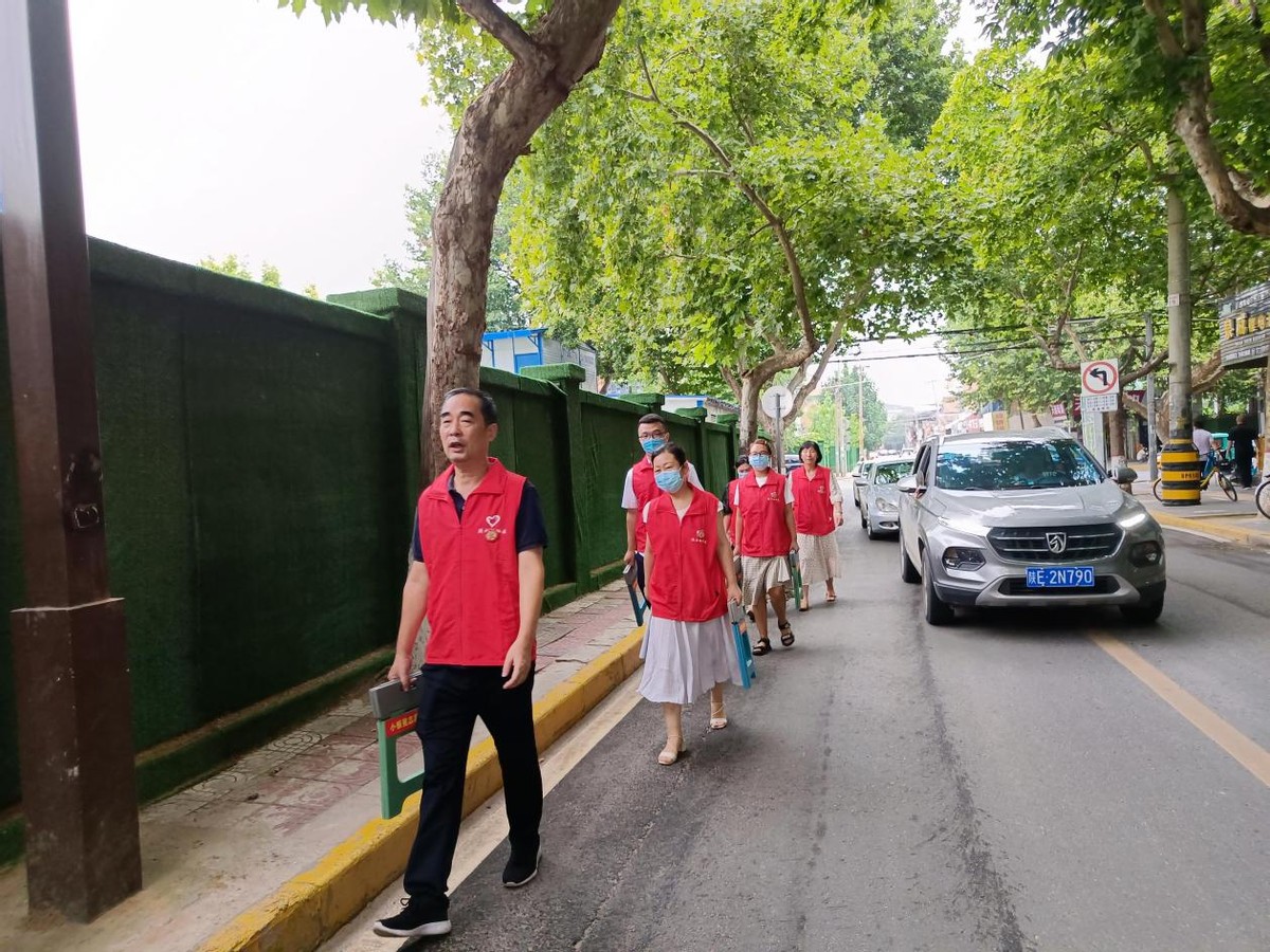 情系老人冷暖，真心济困解难——解放街道陕西路社区“小板凳”志愿服务贴心爱老助推主题活动走深走实