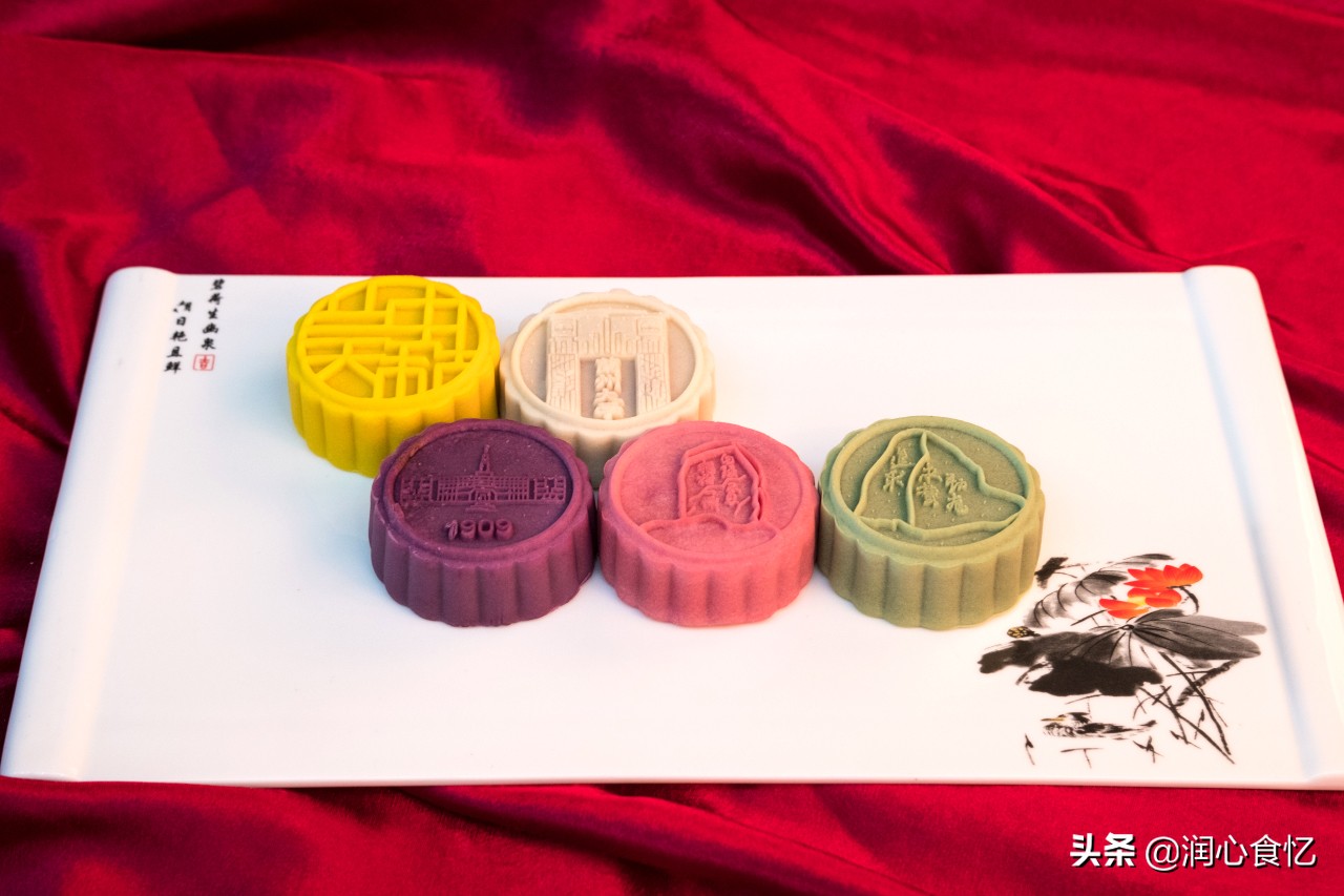 8大高校的专属定制月饼，你最喜欢哪种？网友：羡慕会读书的孩子