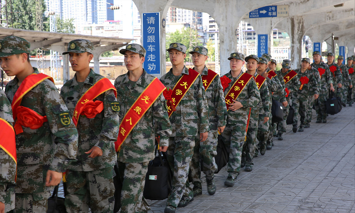 专科新生和高中生参军入伍，有3大共同点和4大区别，望周知