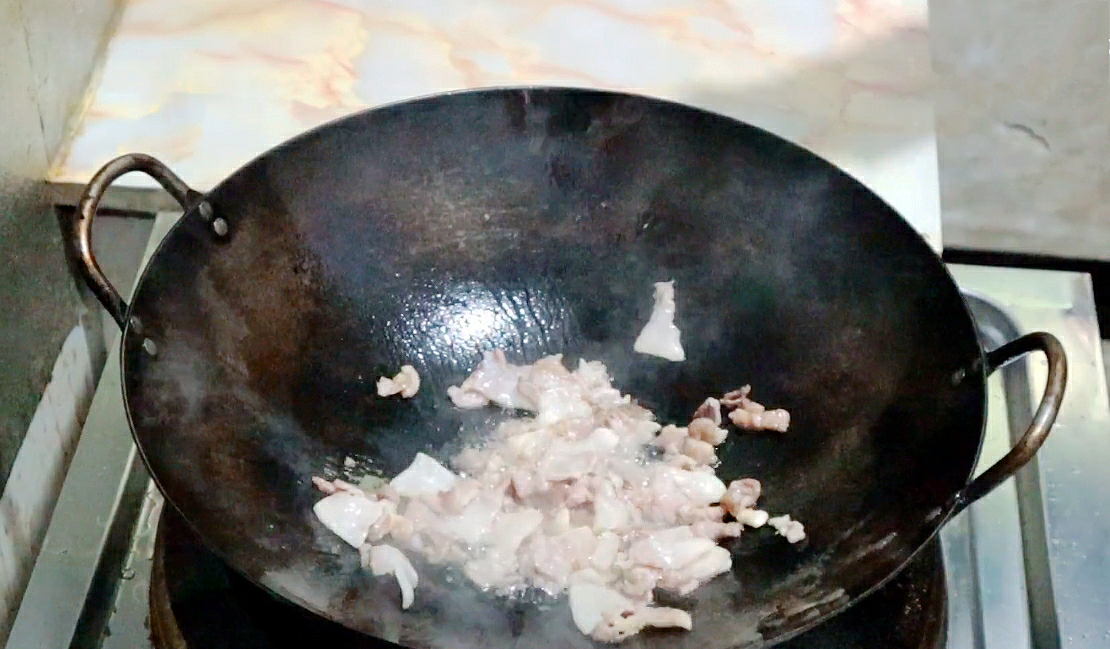为什么饭店炒的杏鲍菇那么好吃？原来做法有诀窍，看完终于学会了