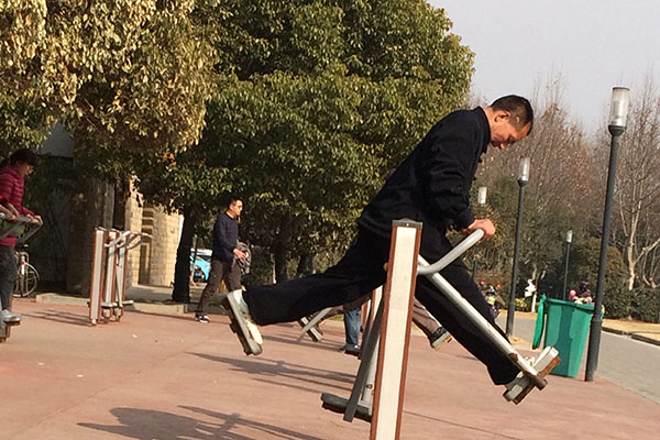 额头宽，耳垂长的老人，真的更长寿吗？分享4种长寿典型特征