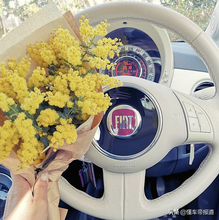 意大利国民“神车”再进化，菲亚特500e新车解析