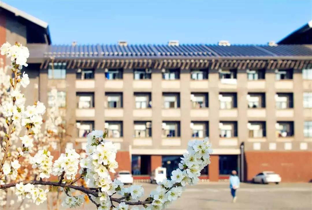 坐拥空调宿舍、电影院、游泳池，还紧邻地铁！陕西这所高校厉害了