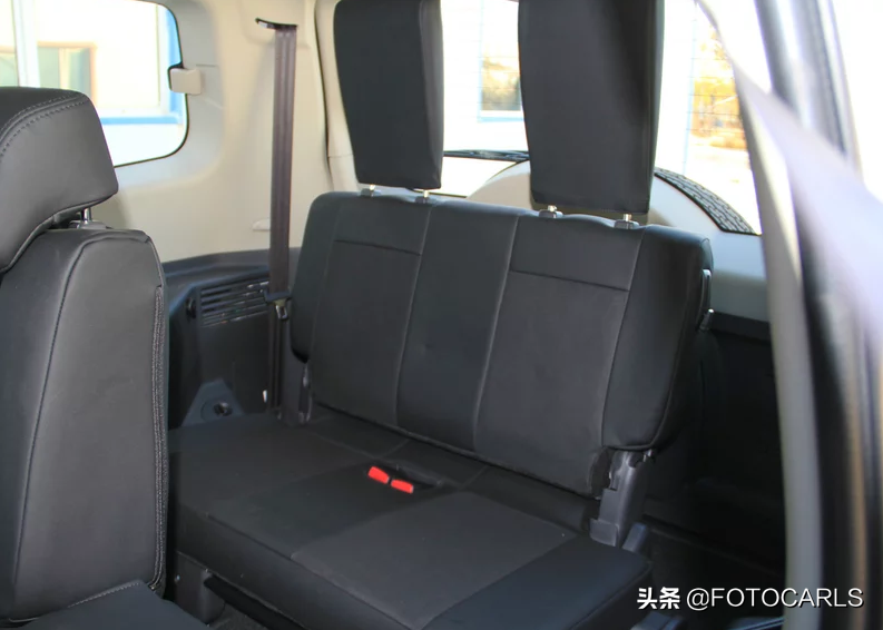 进口三菱帕杰罗3.0L V6实拍，35万起优惠还大，却干不过普拉多？