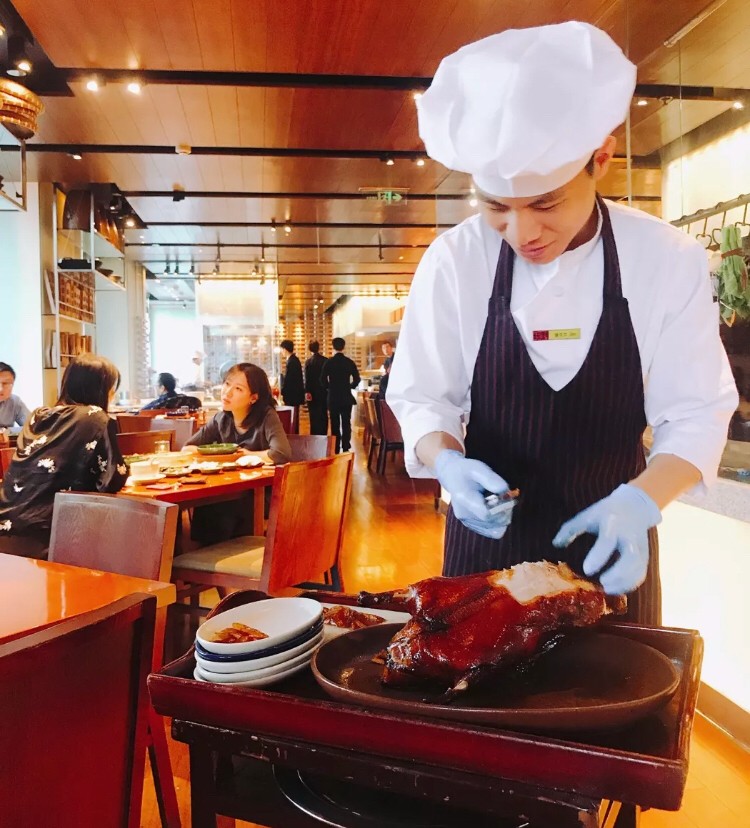 北京土著：吃烤鸭千万别去全聚德！这10家烤鸭才正宗！你吃过几家