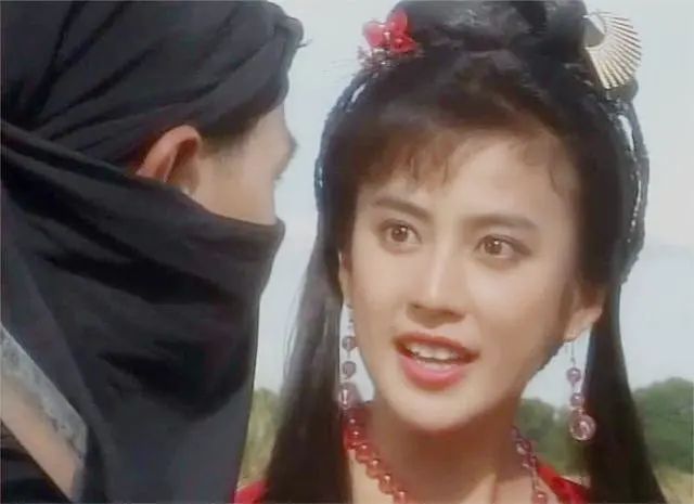 《昆仑奴》于27年播出，两位女主角的“红衣服与白衣服之争”至今仍在继续。