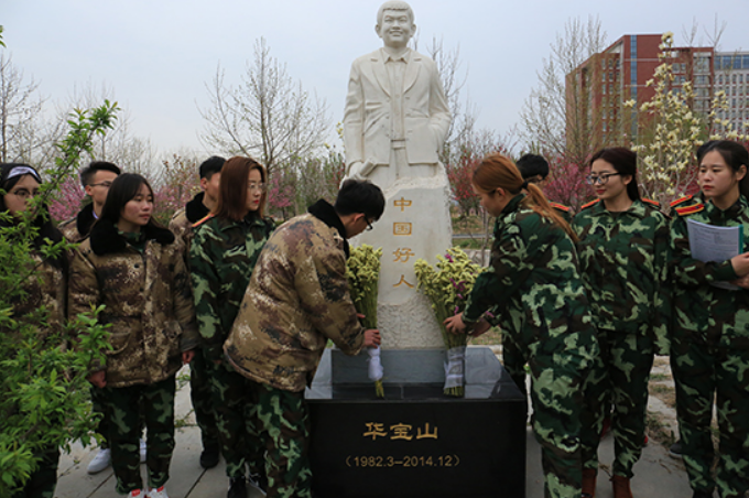 让典型引领校园的精神文化（中）