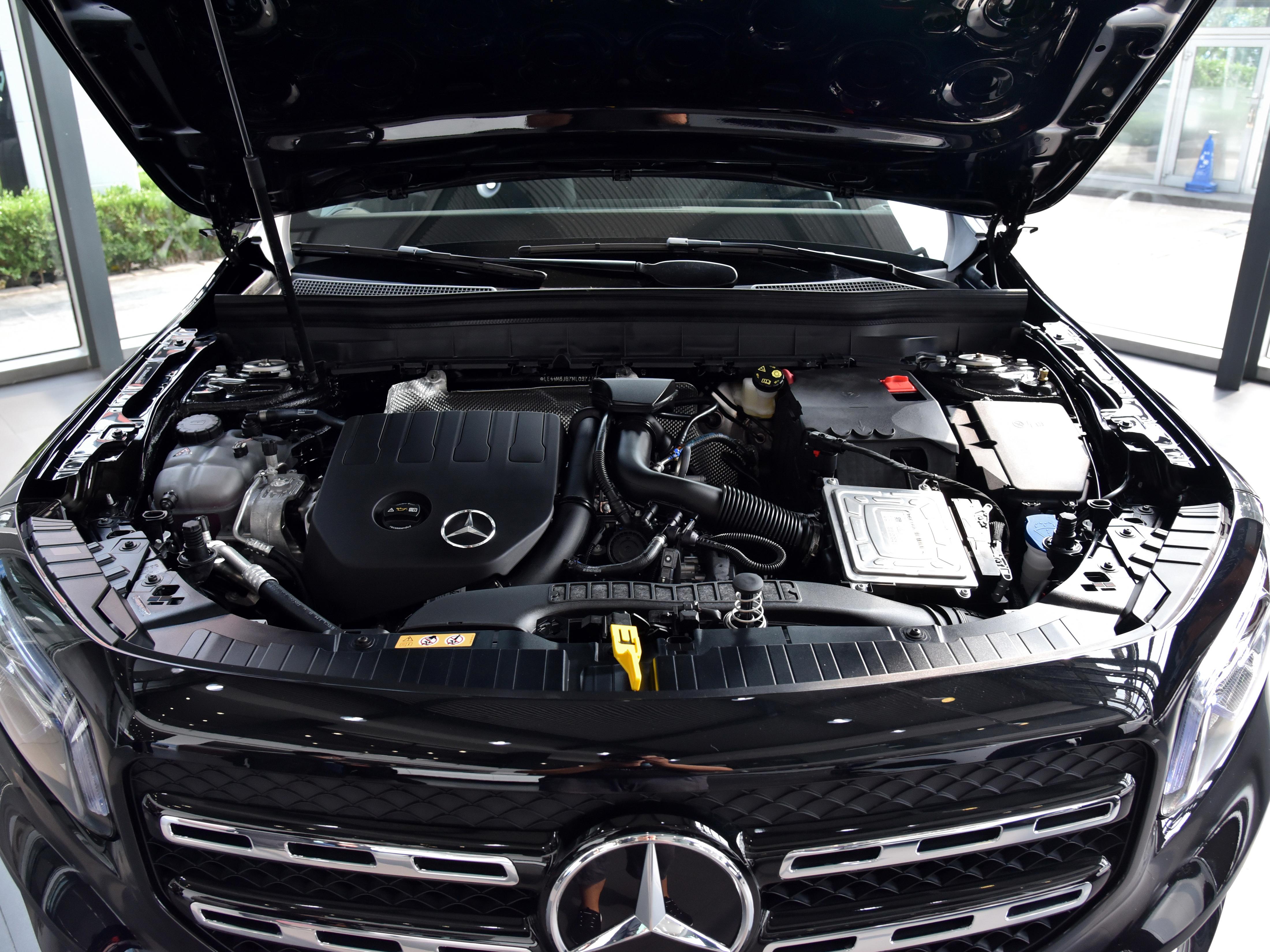 7座suv还是豪华品牌,入门价格实惠油耗只要7l,实拍奔驰glb