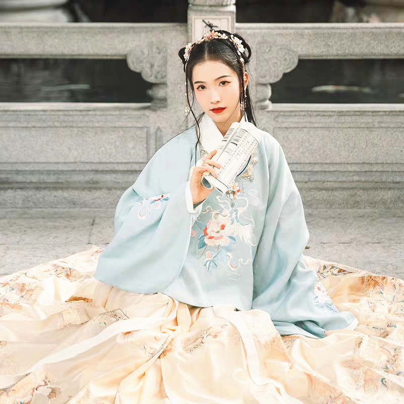汉服女装图片（图文鉴赏汉服界的10大女神）