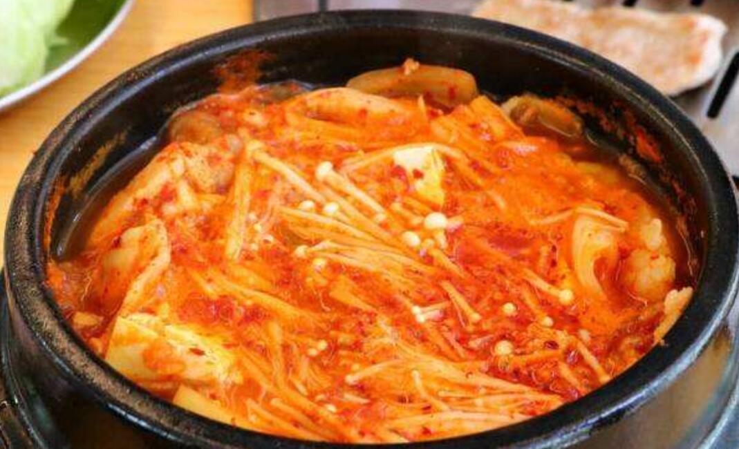 韓國(guó)泡菜鍋,韓國(guó)泡菜鍋的家常做法