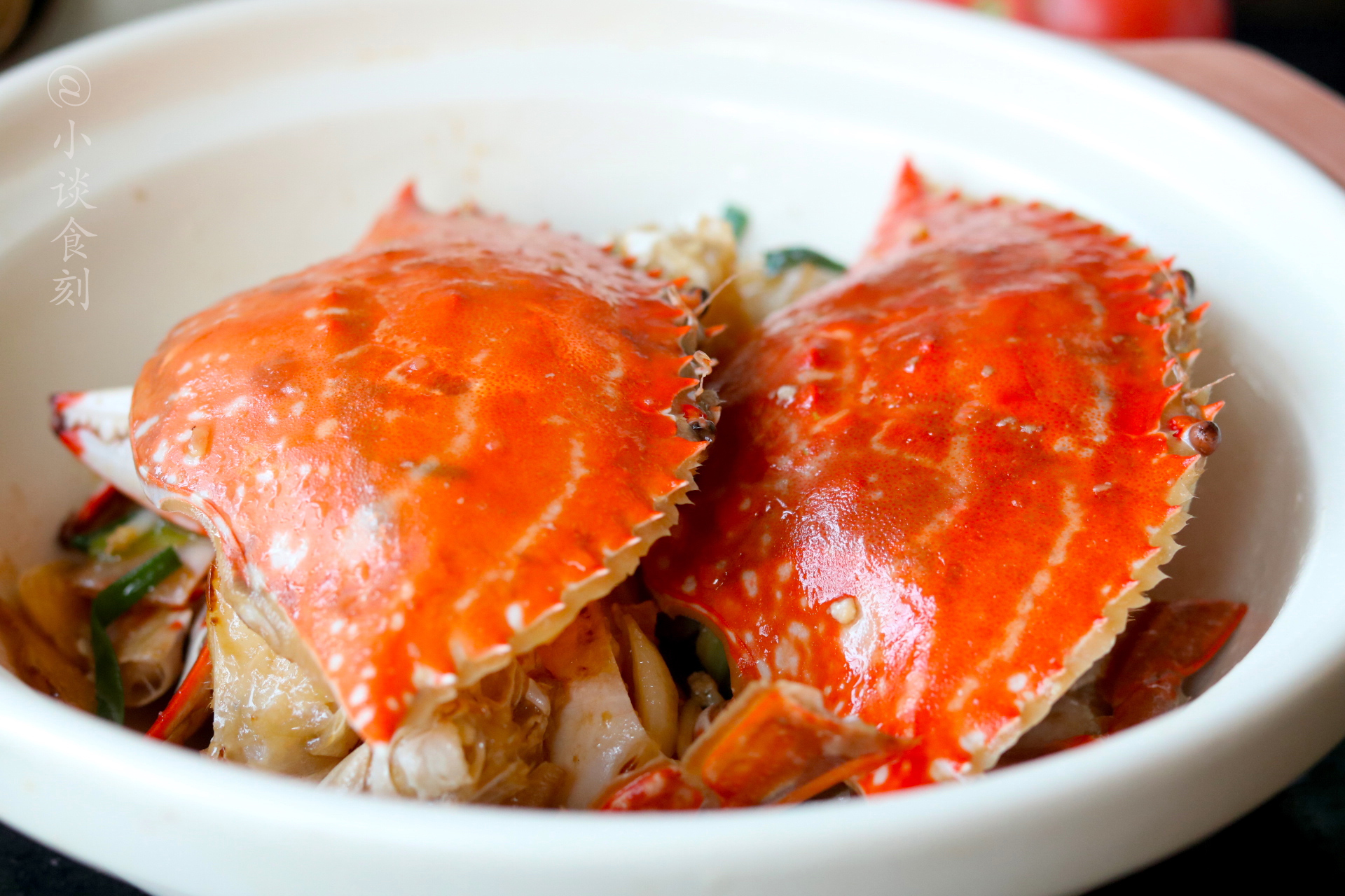 螃蟹别只会蒸煮，教你一剁一煎锅里一焖，比蒸煮的原味螃蟹更好吃