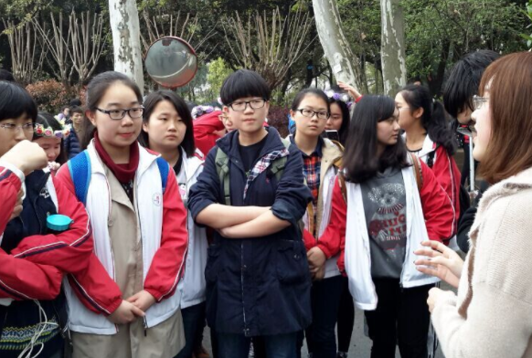 我国高中前百名榜单公布，衡水中学被超越，榜首录取率高达99.5%