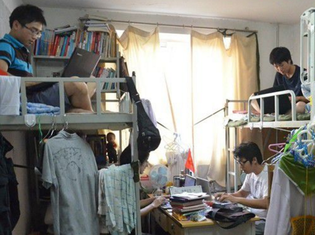 00后大学生“请假条”火了，连理由都懒得编了，老板看完一脸懵