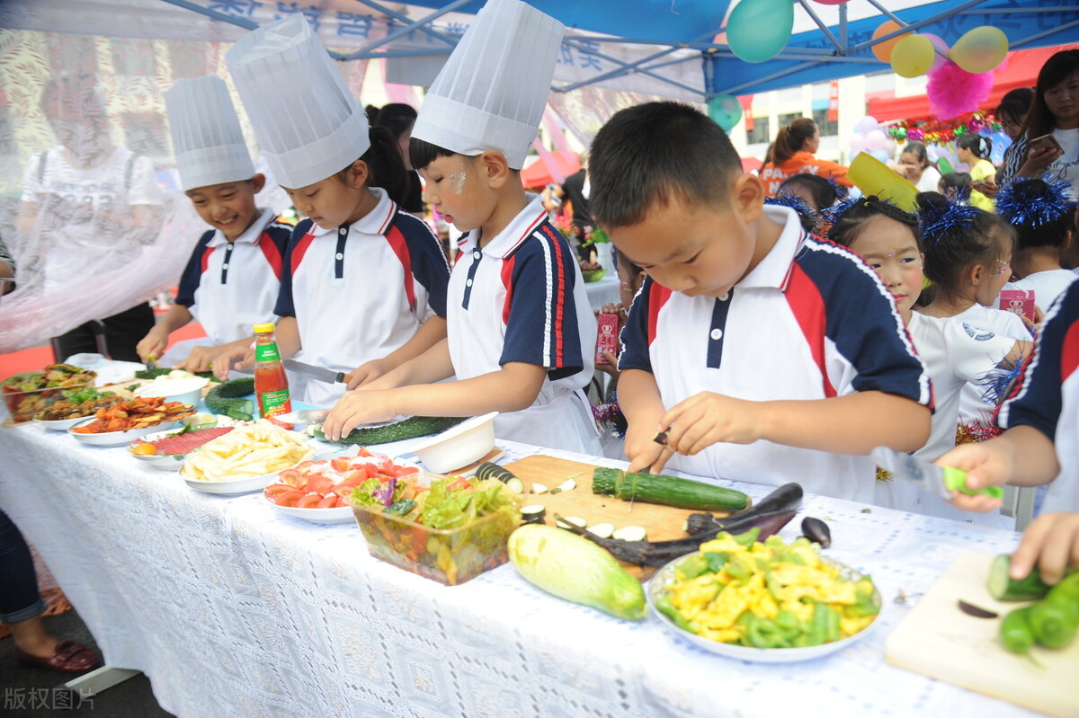 小学满分作文《不做小皇帝了》爸妈不在家，小娃顶呱呱