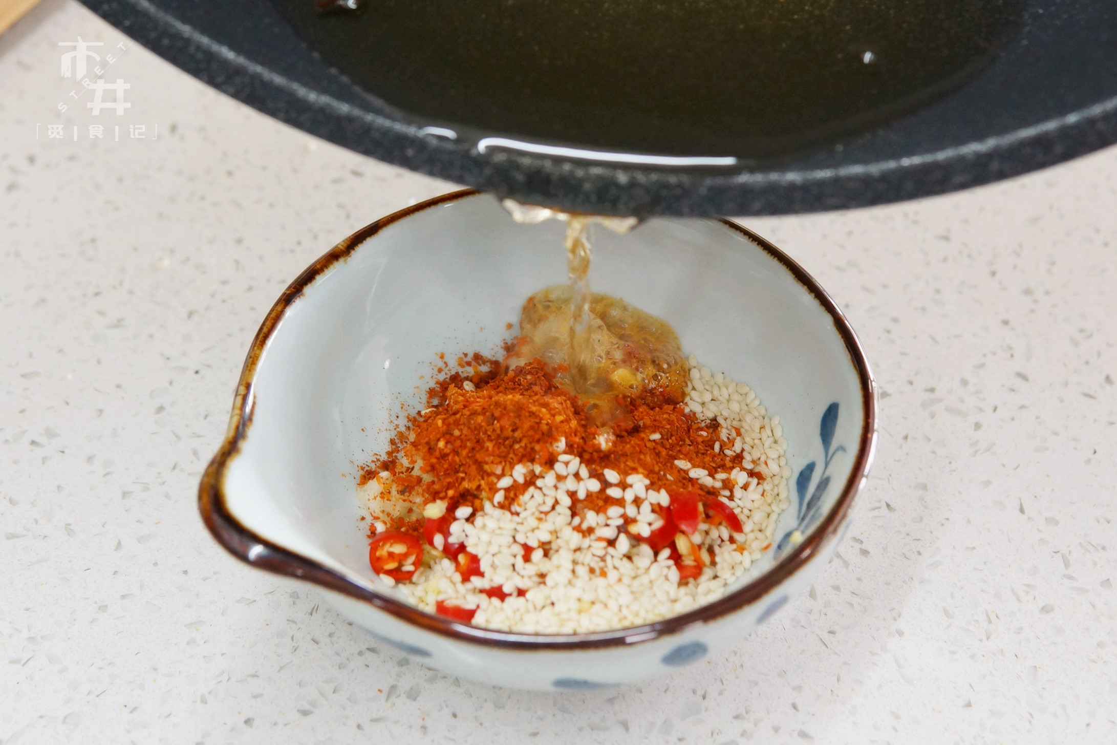 夏天做涼拌菜，学会饭店这3种“万能凉拌汁”，不管拌什么都好吃
