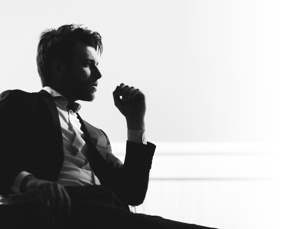 一个假装爱你的男人，会有这4个藏不住的表现