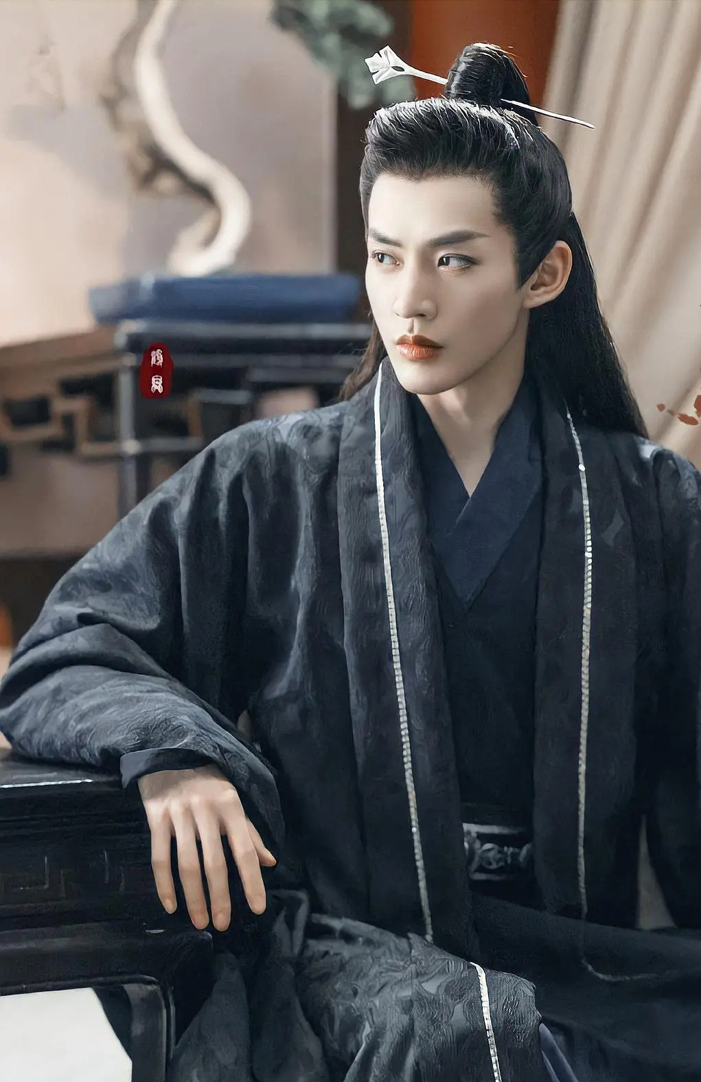 古装帅气又仪态端方的8位男星,个个让人眼前一亮,却都不火
