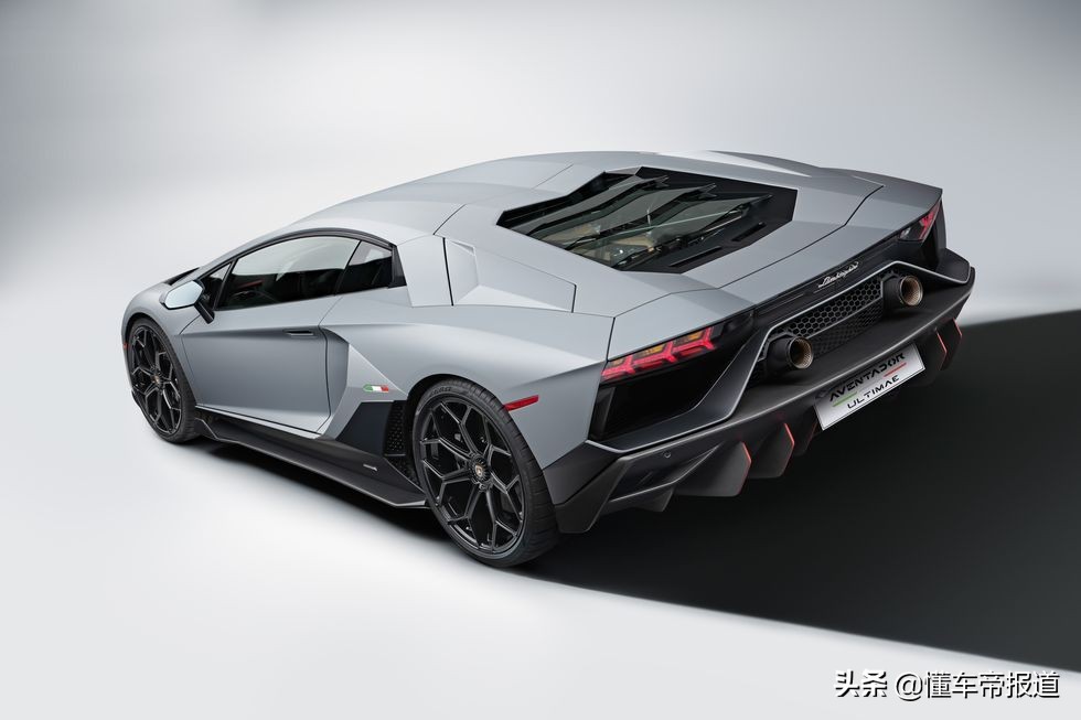 新車|蘭博基尼大牛最終版官圖發佈,限量600臺,v12絕唱?