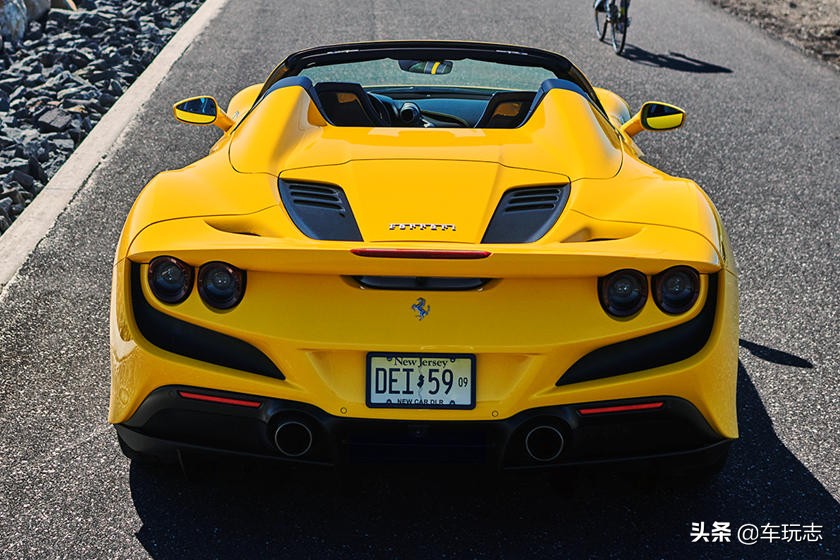 2020年法拉利F8 Spider：中置引擎的魅力敞篷超跑