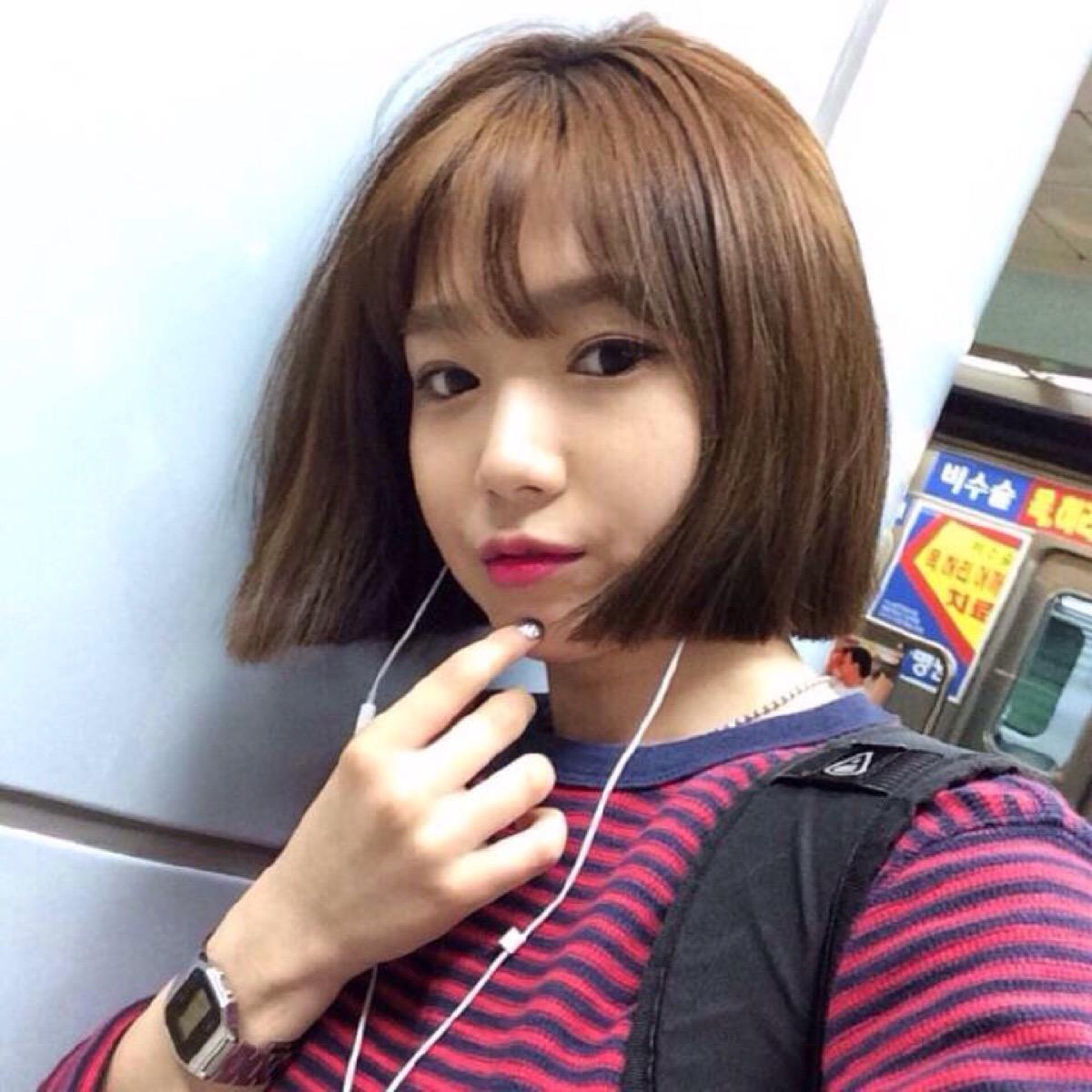 别再一味地选择长发,女生有这4个特点,剪短发颜值会直线上升