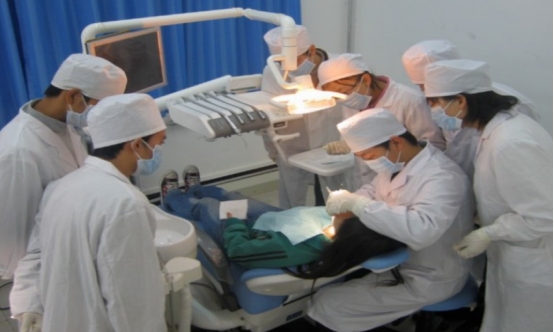 这几所医科大学，实力强录取分数线不高，是中等生的“福利”