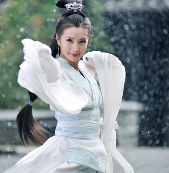 四大美女的残缺之美，西施身患心疾，昭君出塞身披斗篷不仅是寒冷