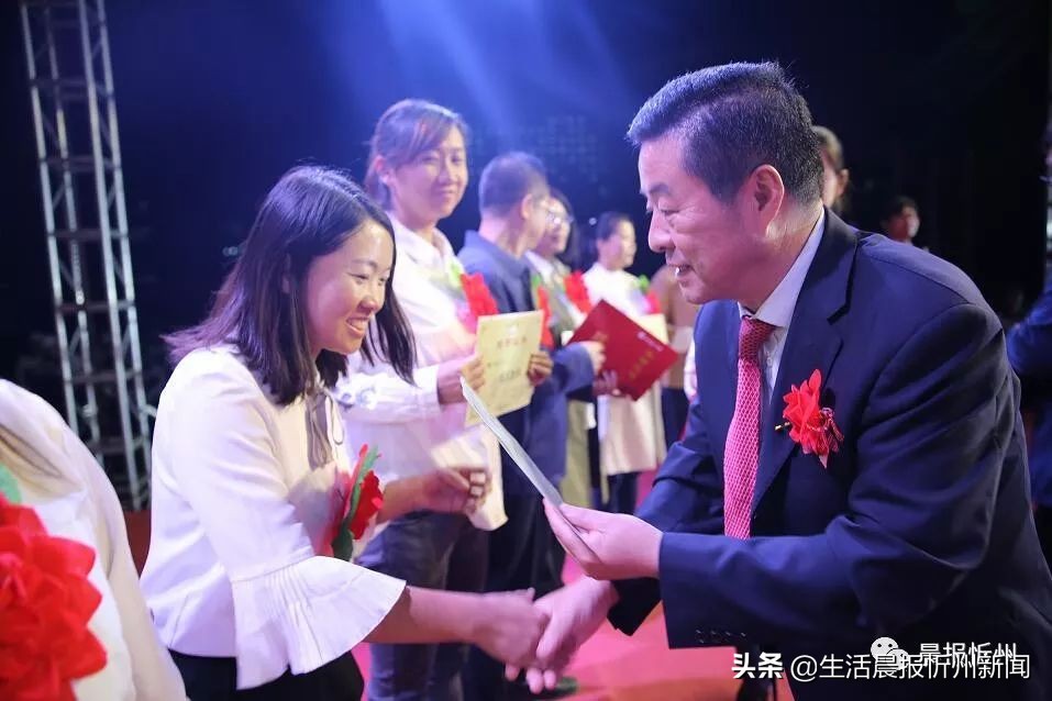 燃爆！忻州一中百日誓师大会刷屏网络，莘莘学子激情饱满向前冲...