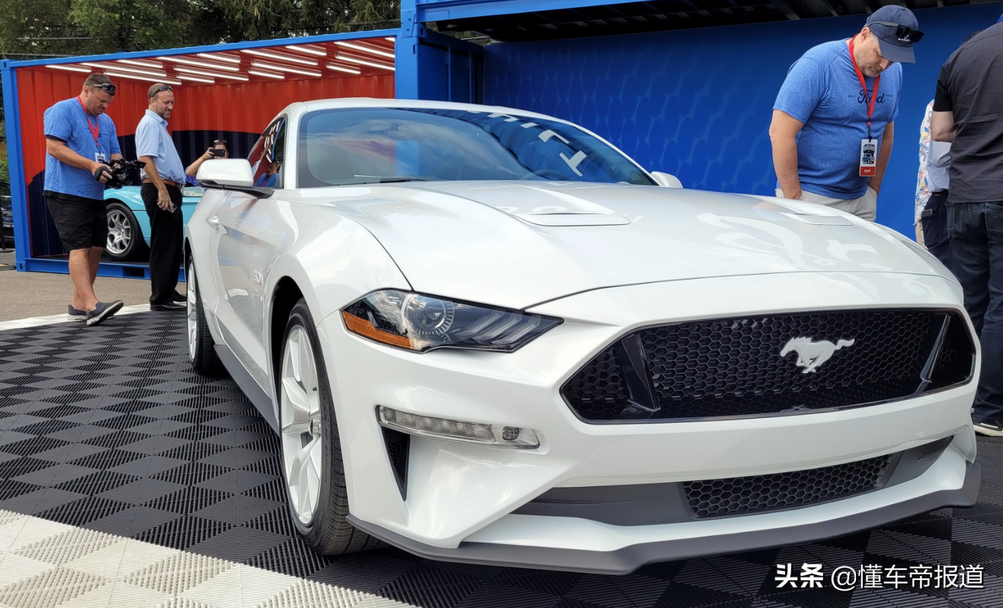 新车｜变身“白马王子”！福特Mustang家族特别版正式亮相