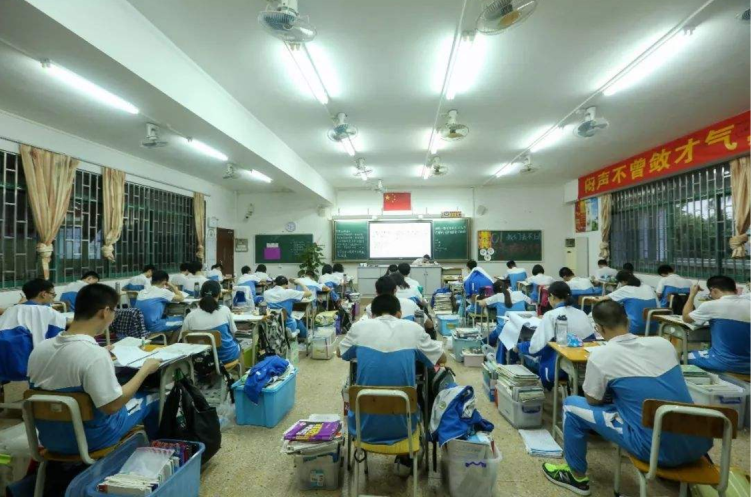 新高考模式选科成“难题”？物理含金量增加，化学位于弃选首位？