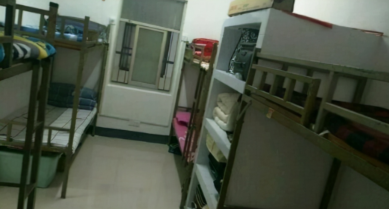 黄冈师范学院宿舍环境好吗？今年的分数线是多少？