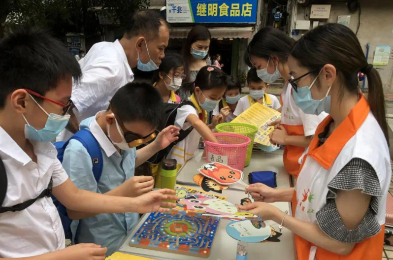 小学生作文《祖国》走红，短短3行25个字，将爱国情怀写到尽兴