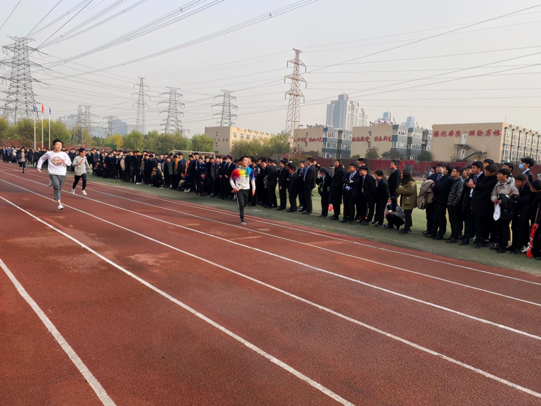 顽强拼搏，永不言败！八维教育物联网专业隆重举行第四届运动会