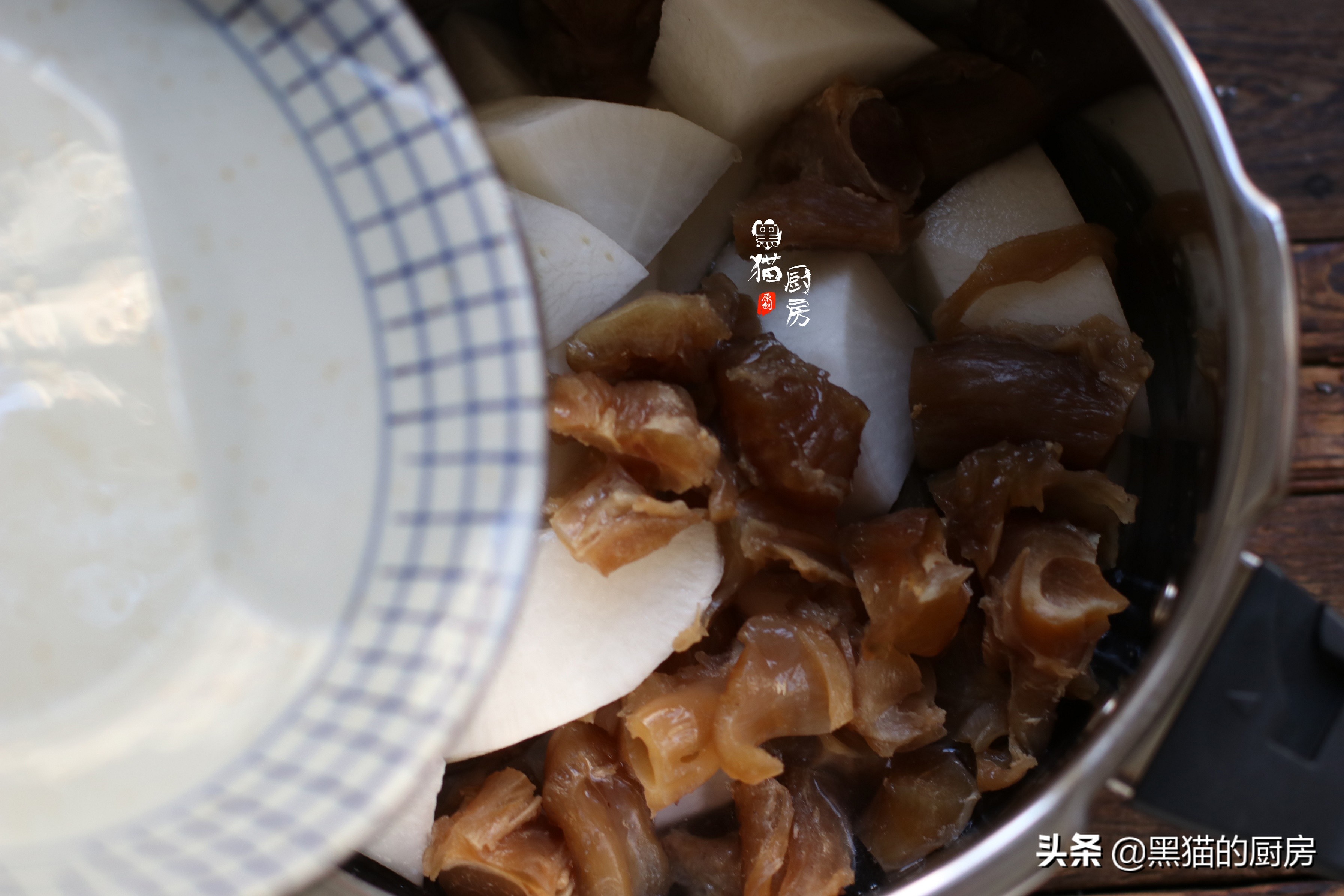 入味十足又不腻口的牛筋，用一个简单的妙招，煮出来省时又香软