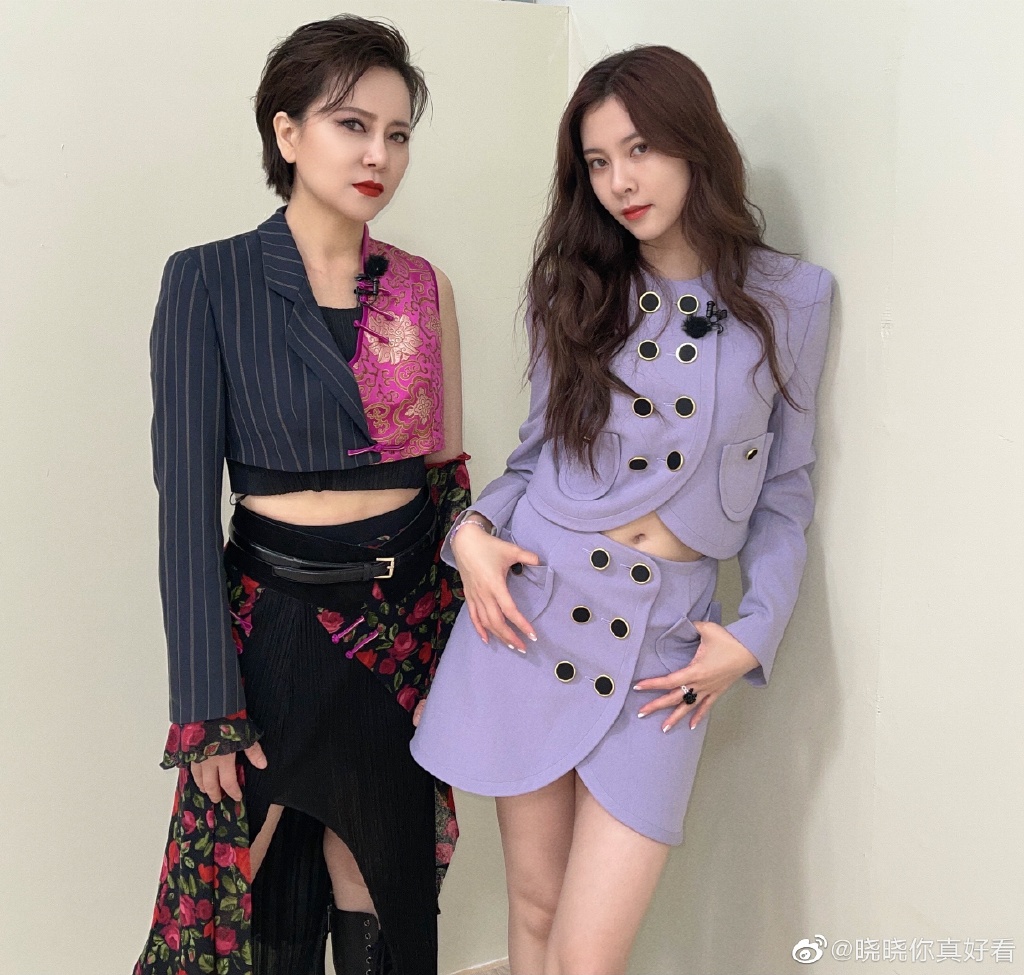 宋妍霏携全家上节目引热议,这是真富家千金啊