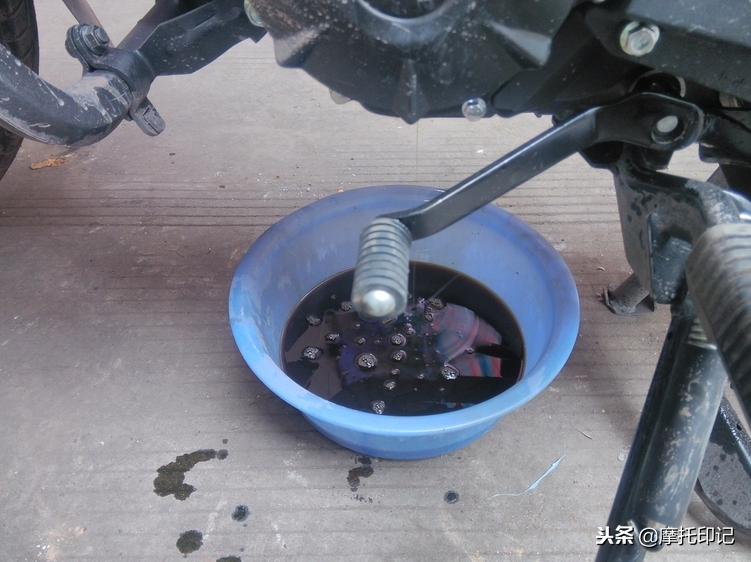 浅谈：摩托车更换机油的正确里程数！摩友：知道的有点晚了！