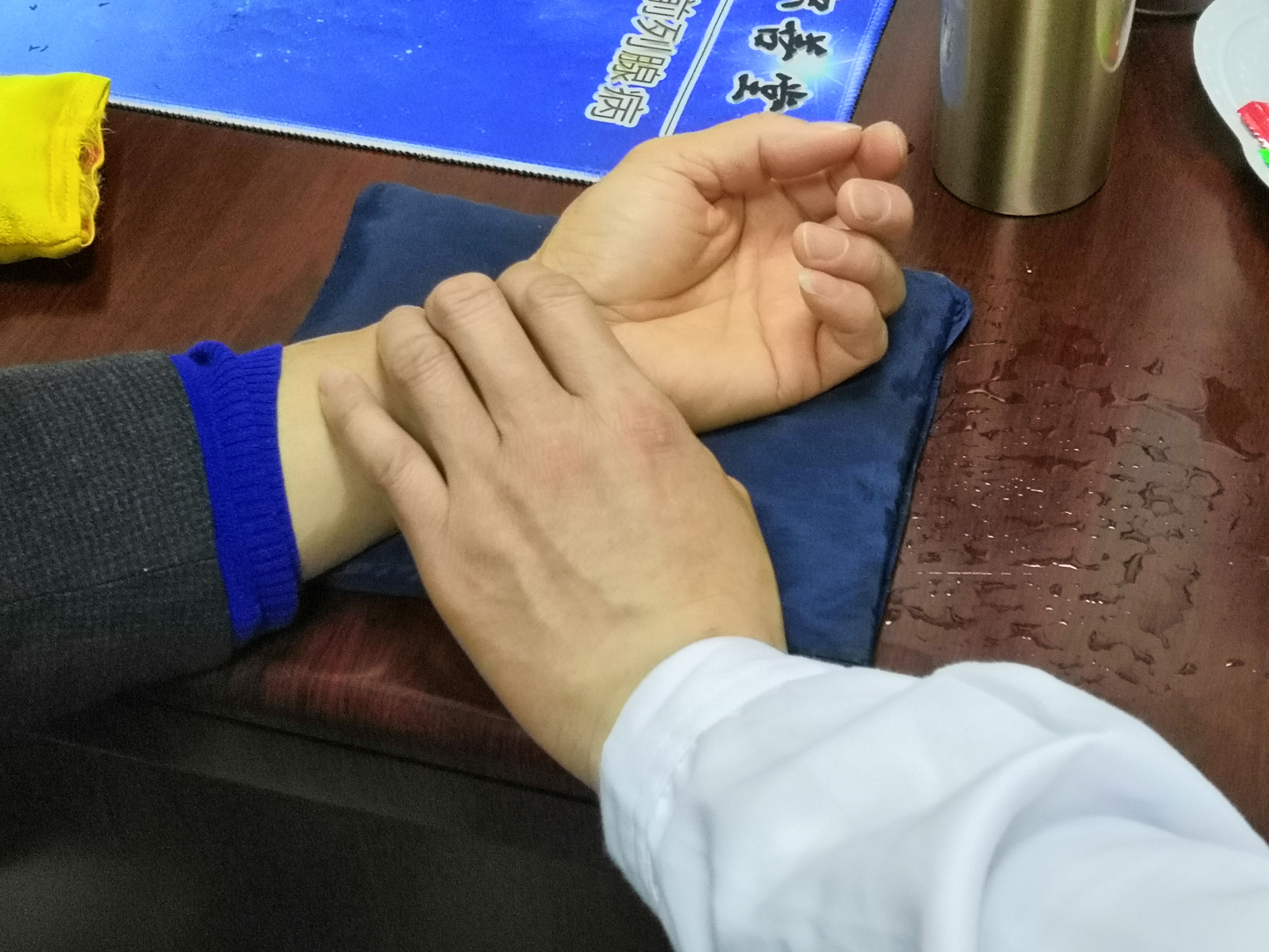 早晨小便出现“尿后滴白”现象要重视