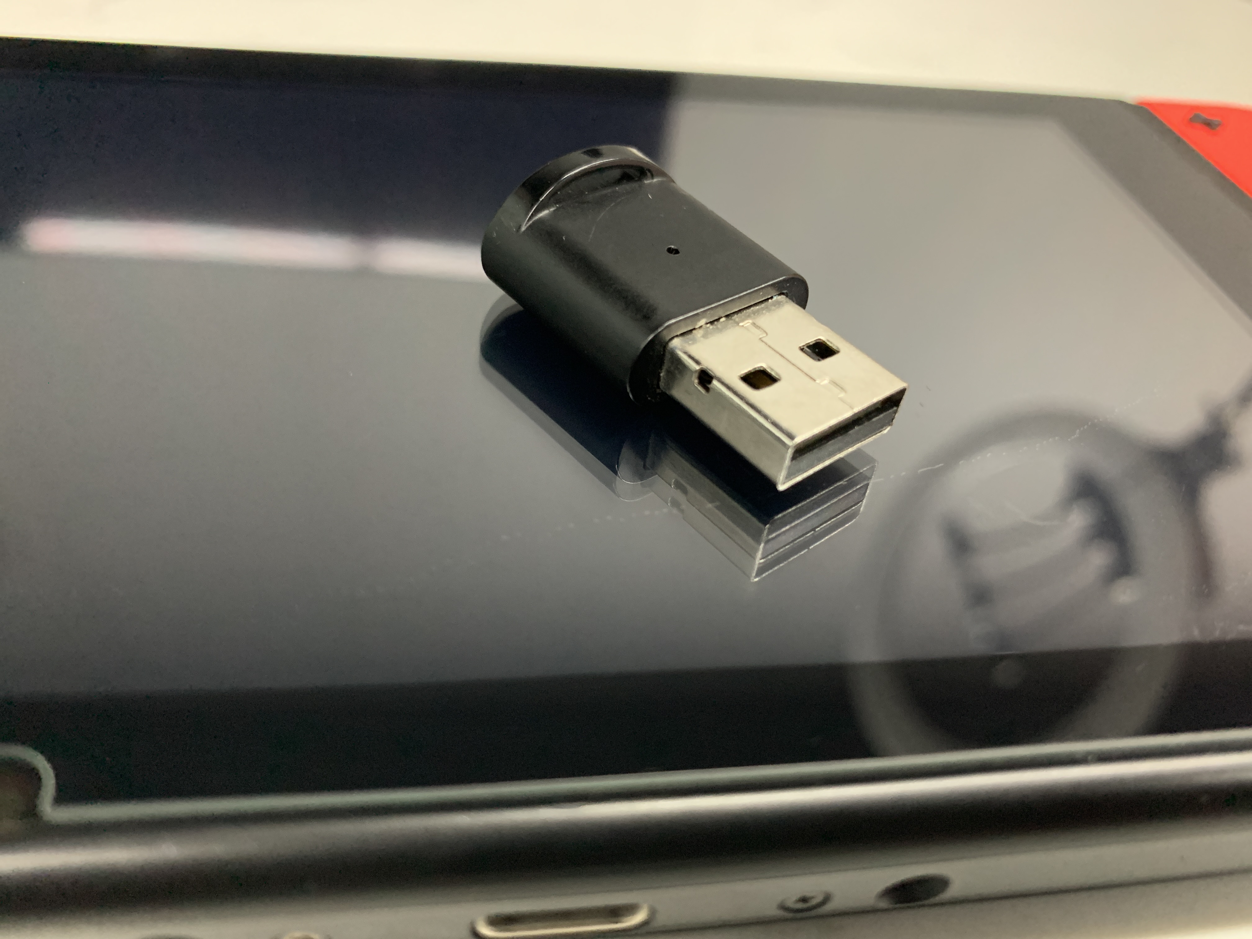 即插即用的蓝牙发射器，还可以语音通话，连接电脑和switch