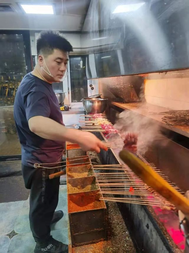 深圳最新招聘烧烤师傅（拒绝向命运低头的鹤岗人）