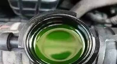 防冻液怎么选？哪种颜色最好？寒潮来袭该做点啥？