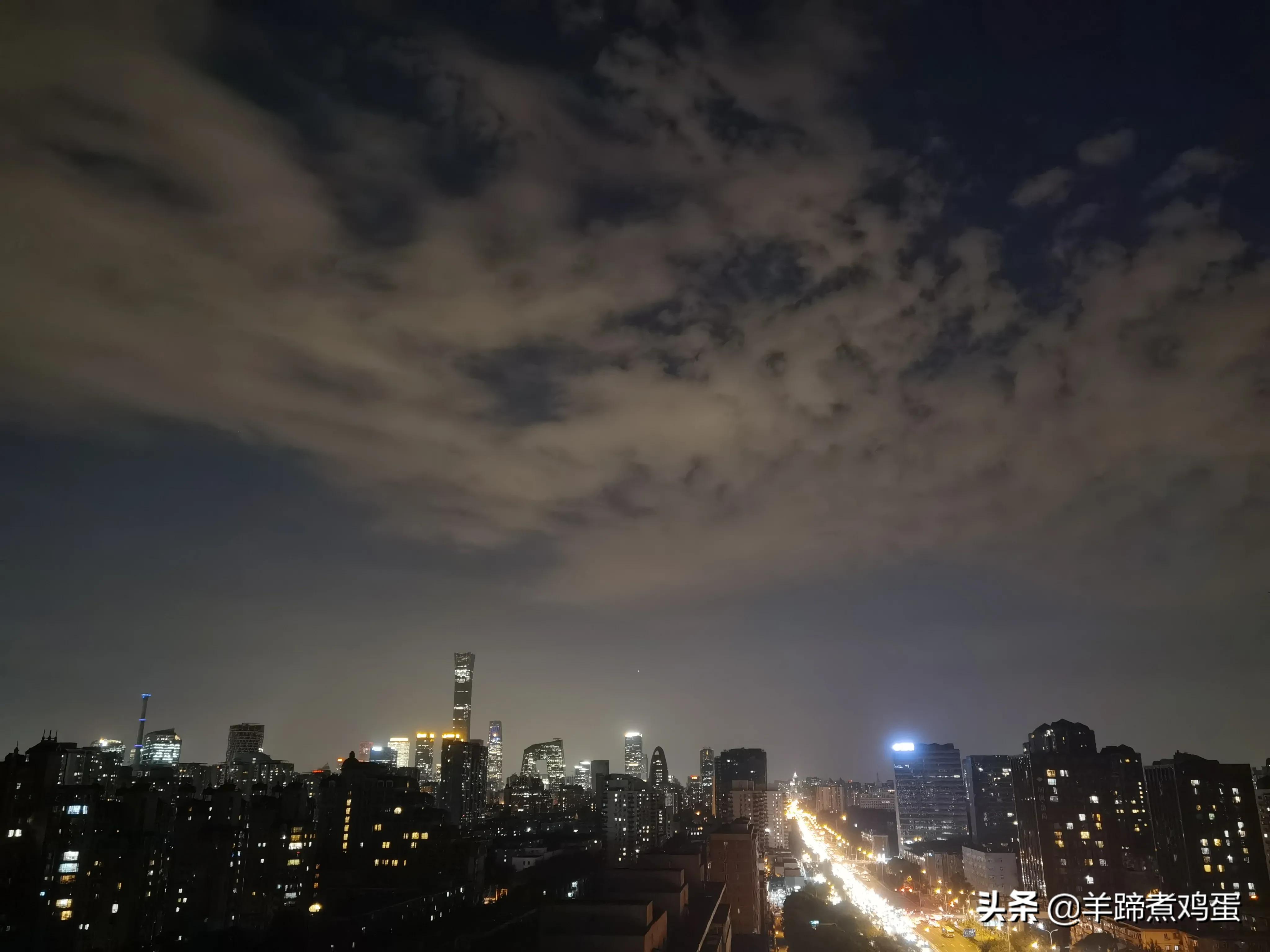 淫雨唤云行日隐耀霞红--雨后北京云空的美丽身影留下霞浓