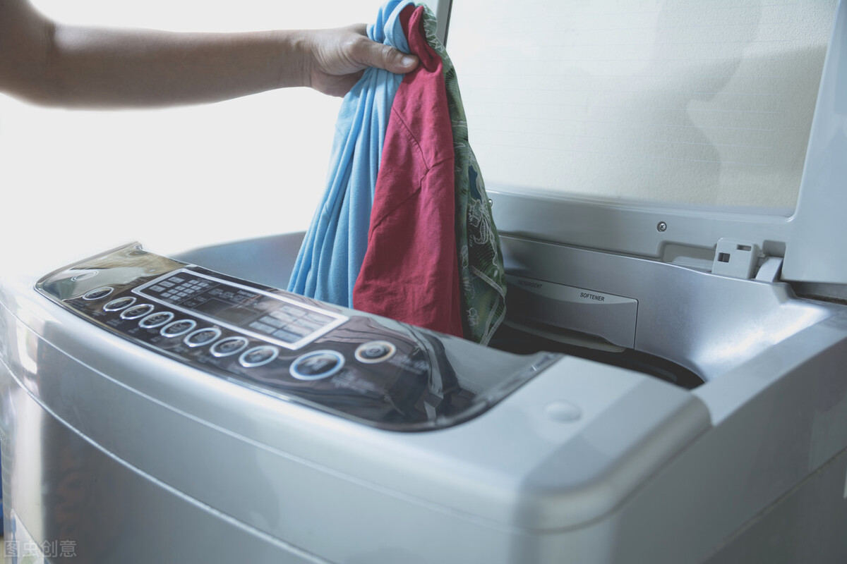 我刚换了滚筒洗衣机，和波轮洗衣机对比，有三处更好，但五处不足