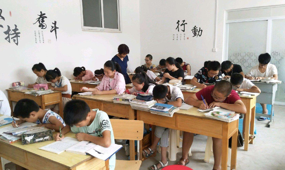 小学生“零分作文”走红，为凑字数真是拼了，老师：放学别走