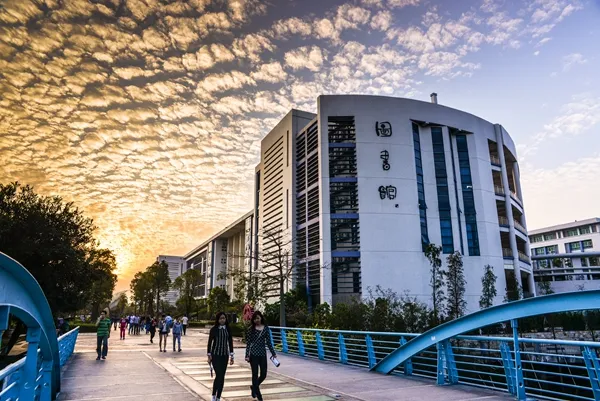 广东特殊的10所大学！全是女生、全免学费？—学思行高考志愿填报