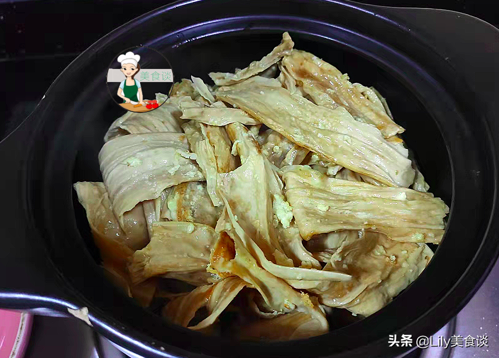 冬天，五花肉和它是绝配，泡软一煎一焖，简单又营养，多给孩子吃